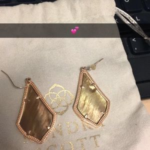 ❌❌SOLD❌❌Kendra Scott earrings
